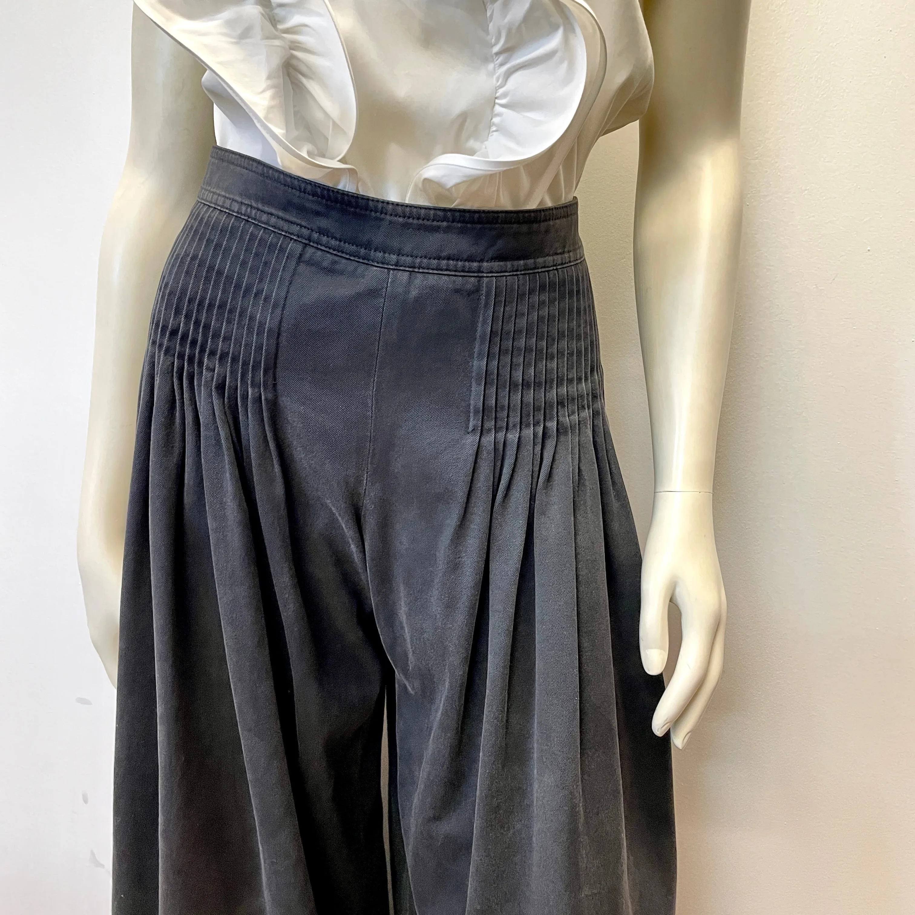 Chanel Spring '03 Vintage Designer Denim Palazzo Pleated Trousers Made in France Size 31"