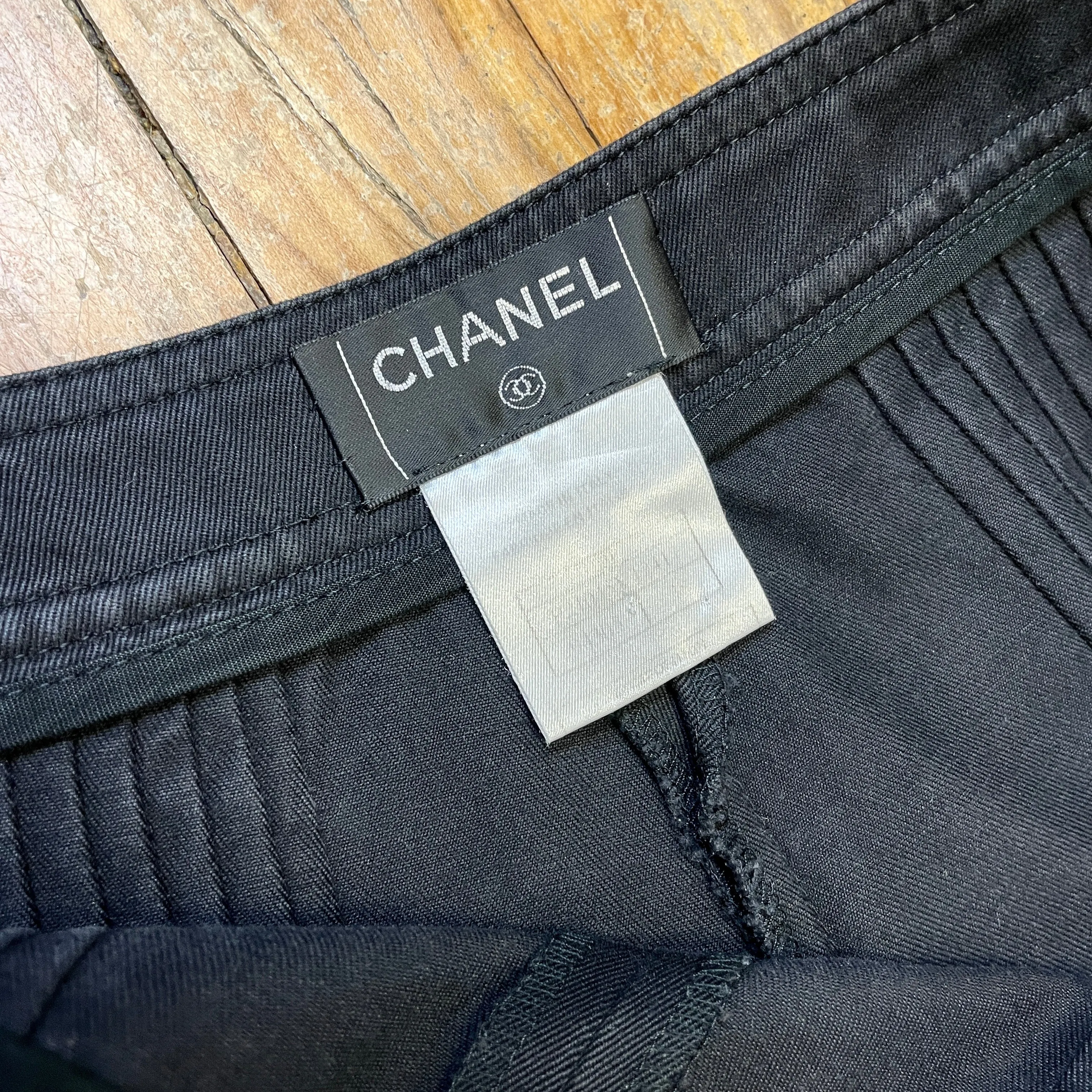 Chanel Spring '03 Vintage Designer Denim Palazzo Pleated Trousers Made in France Size 31"