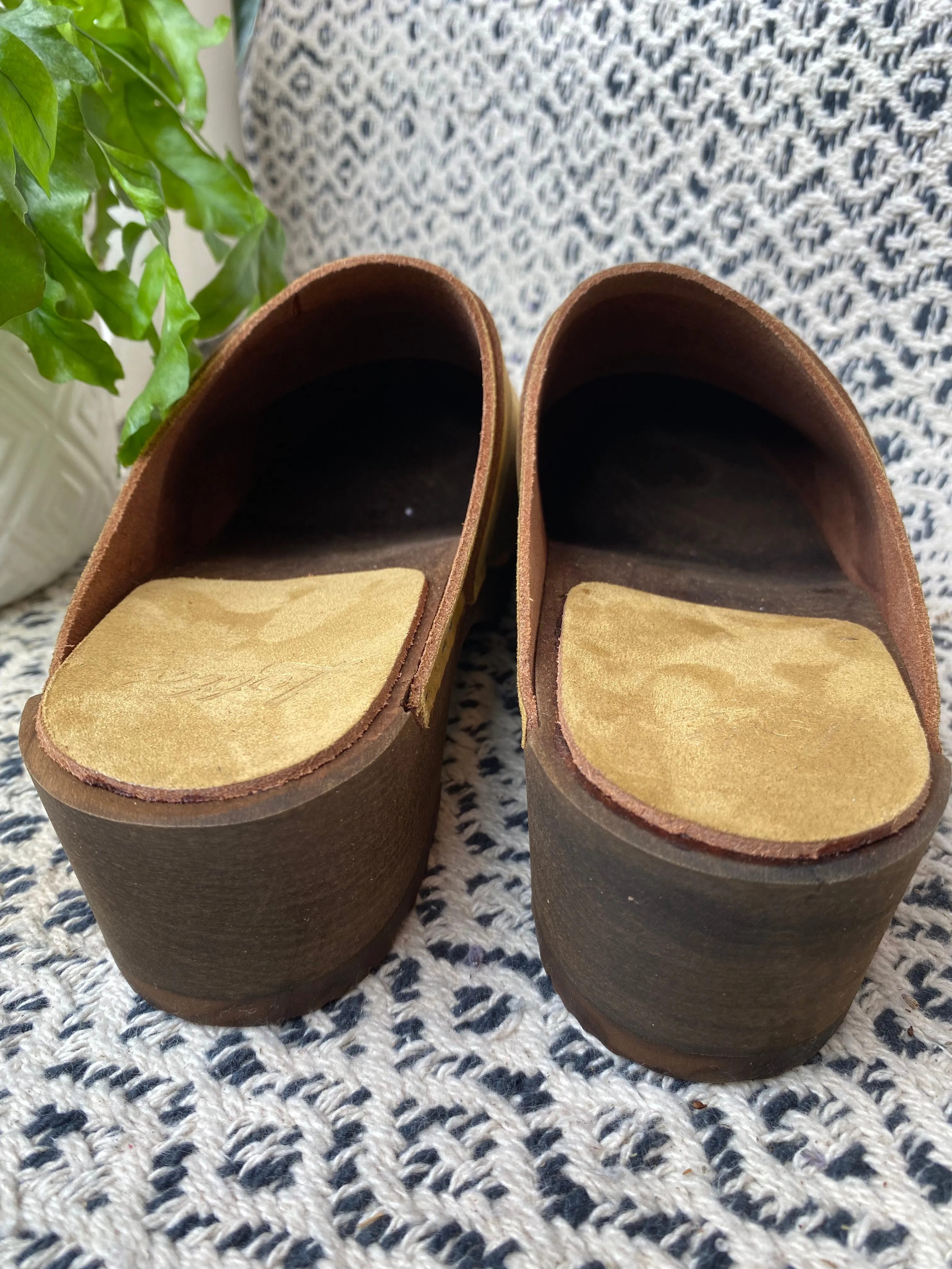 Elsa Classic Clogs in Sand StainResist. Nubuck on Brown Base