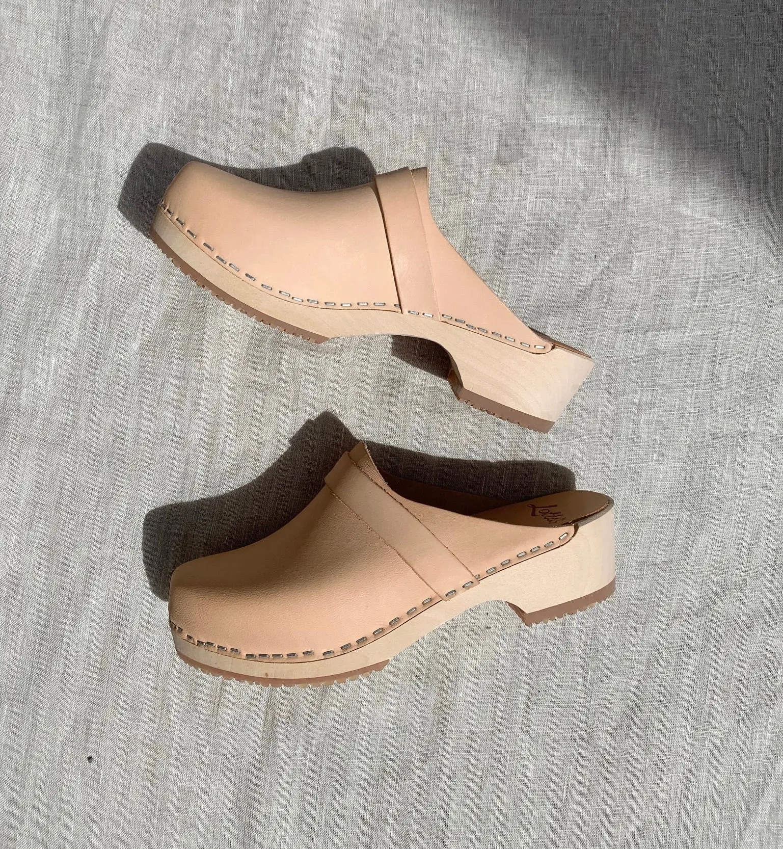 Elsa Classic Natural Leather Clogs