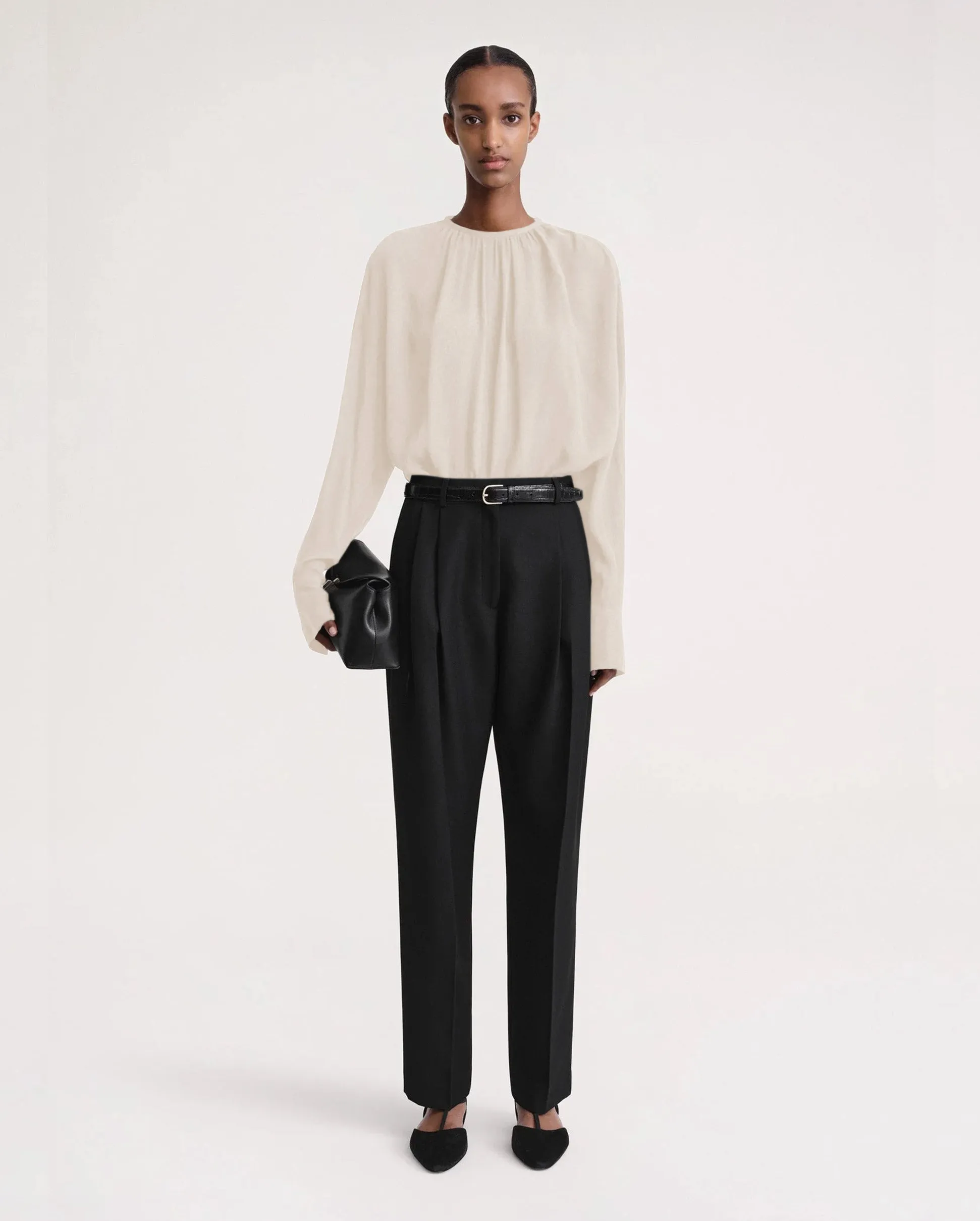 GATHERED NECK CREPE BLOUSE / IVORY