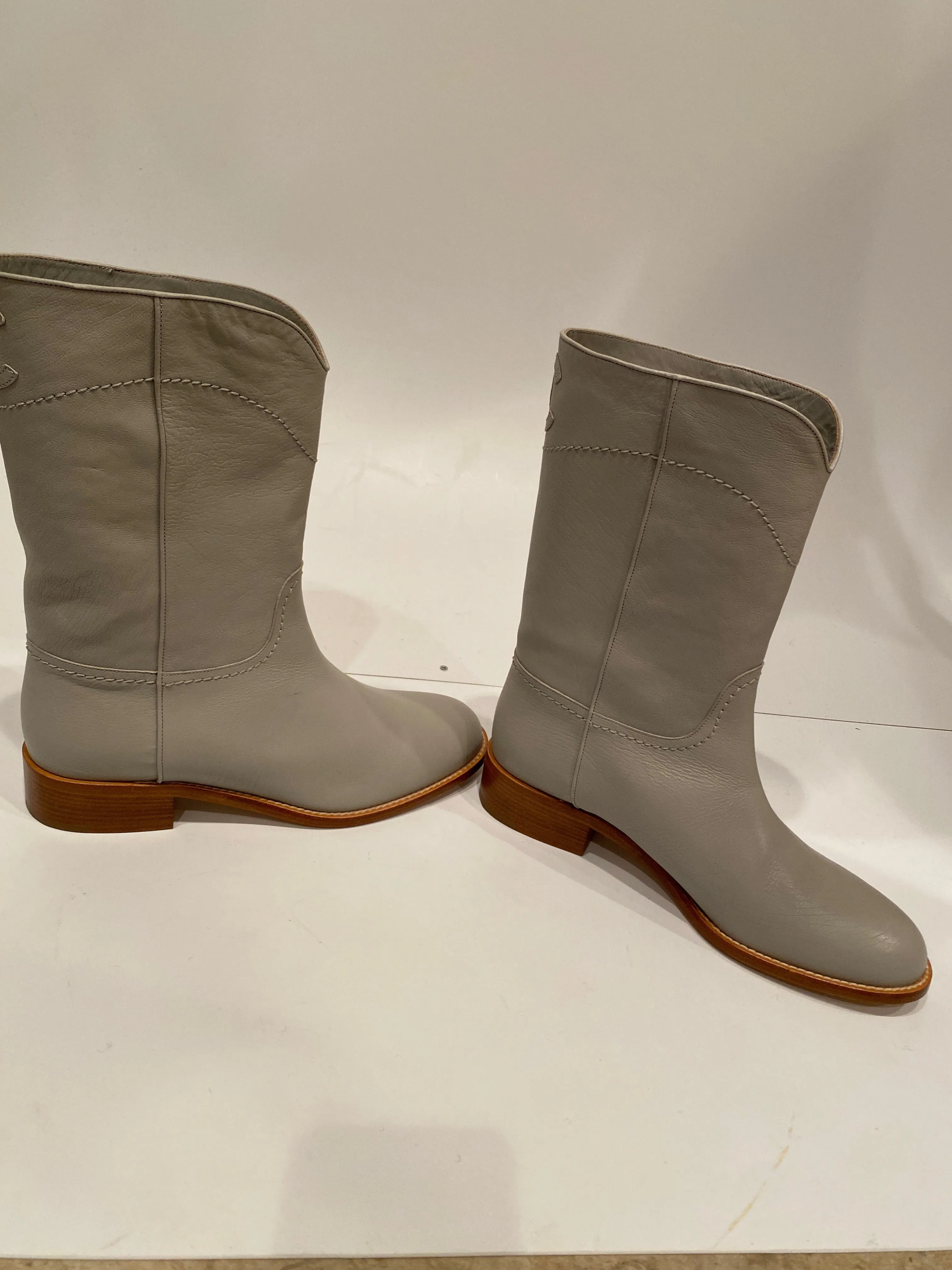 NIB New in Box Chanel 13C light grey cowboy riding boots EU 39.5