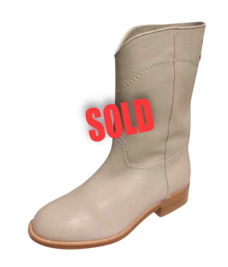 NIB New in Box Chanel 13C light grey cowboy riding boots EU 39.5