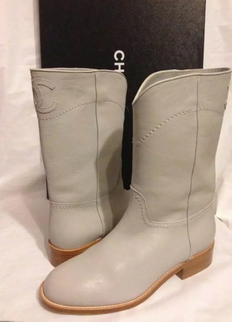 NIB New in Box Chanel 13C light grey cowboy riding boots EU 39.5