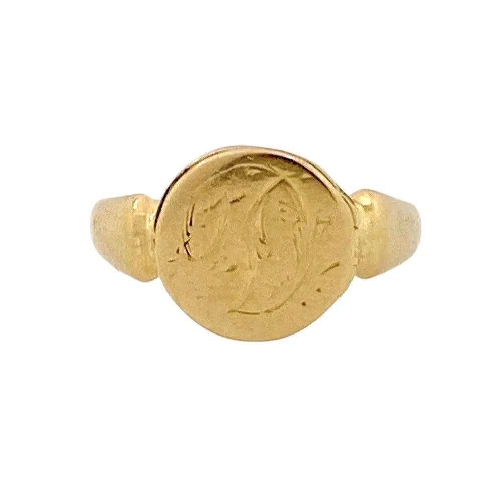 V I N T A G E / 1917 secrets / 18ct 18k yellow gold / locket poison letter D signet ring / size 6.25 to 6.5