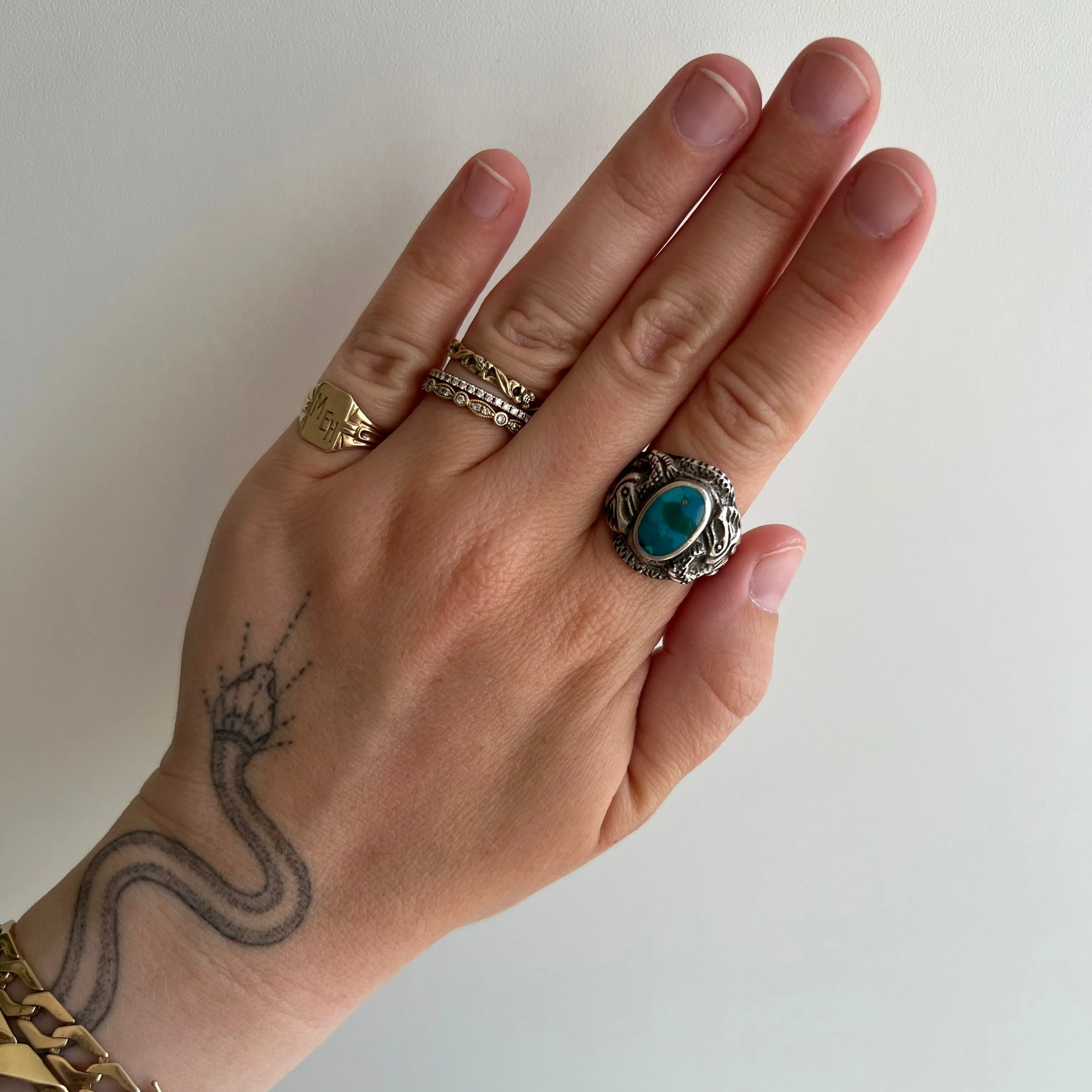 V I N T A G E // dancing dragons / sterling silver and turquoise signet ring / size 8