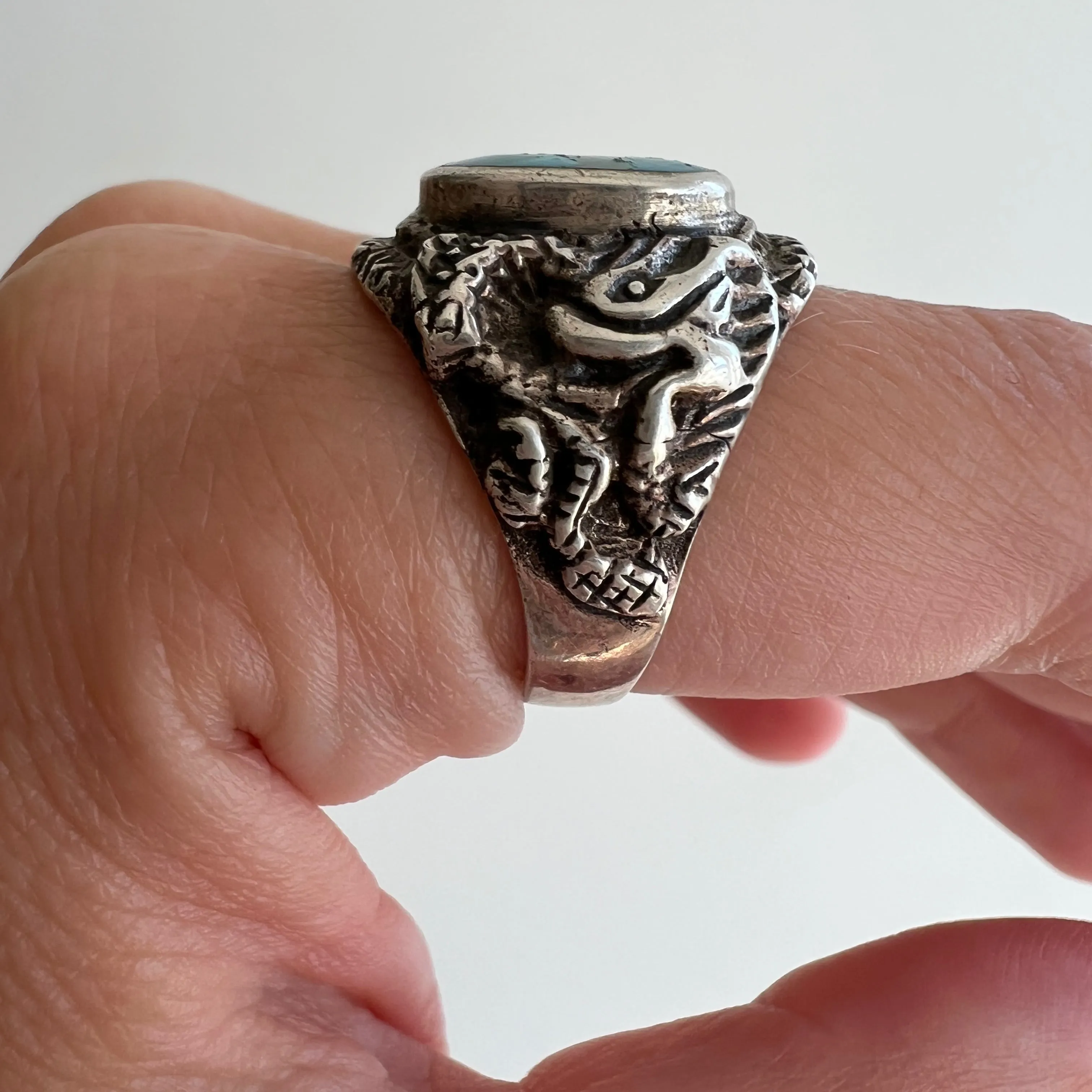 V I N T A G E // dancing dragons / sterling silver and turquoise signet ring / size 8