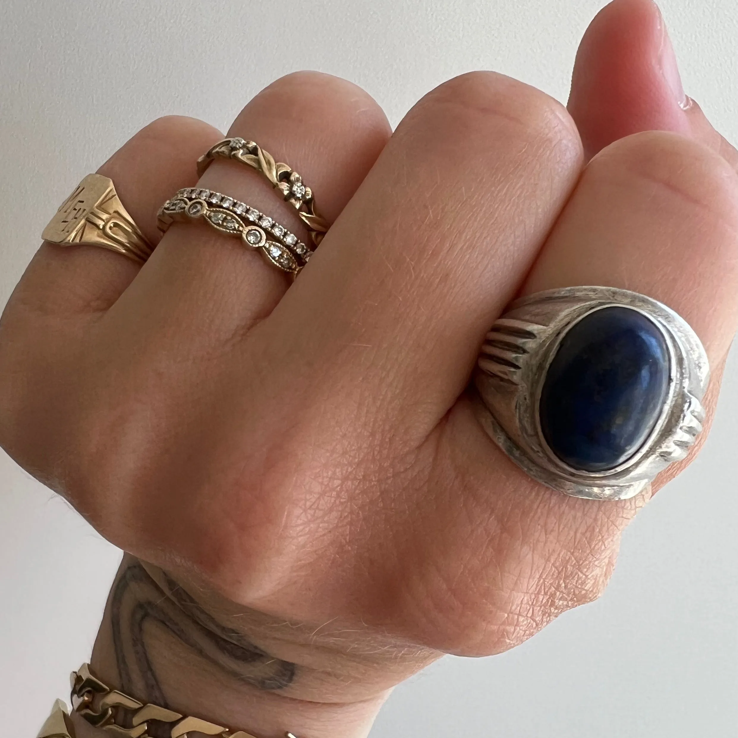 V I N T A G E // oval eye / sterling silver domed lapis lazuli ring / size 7-7.25