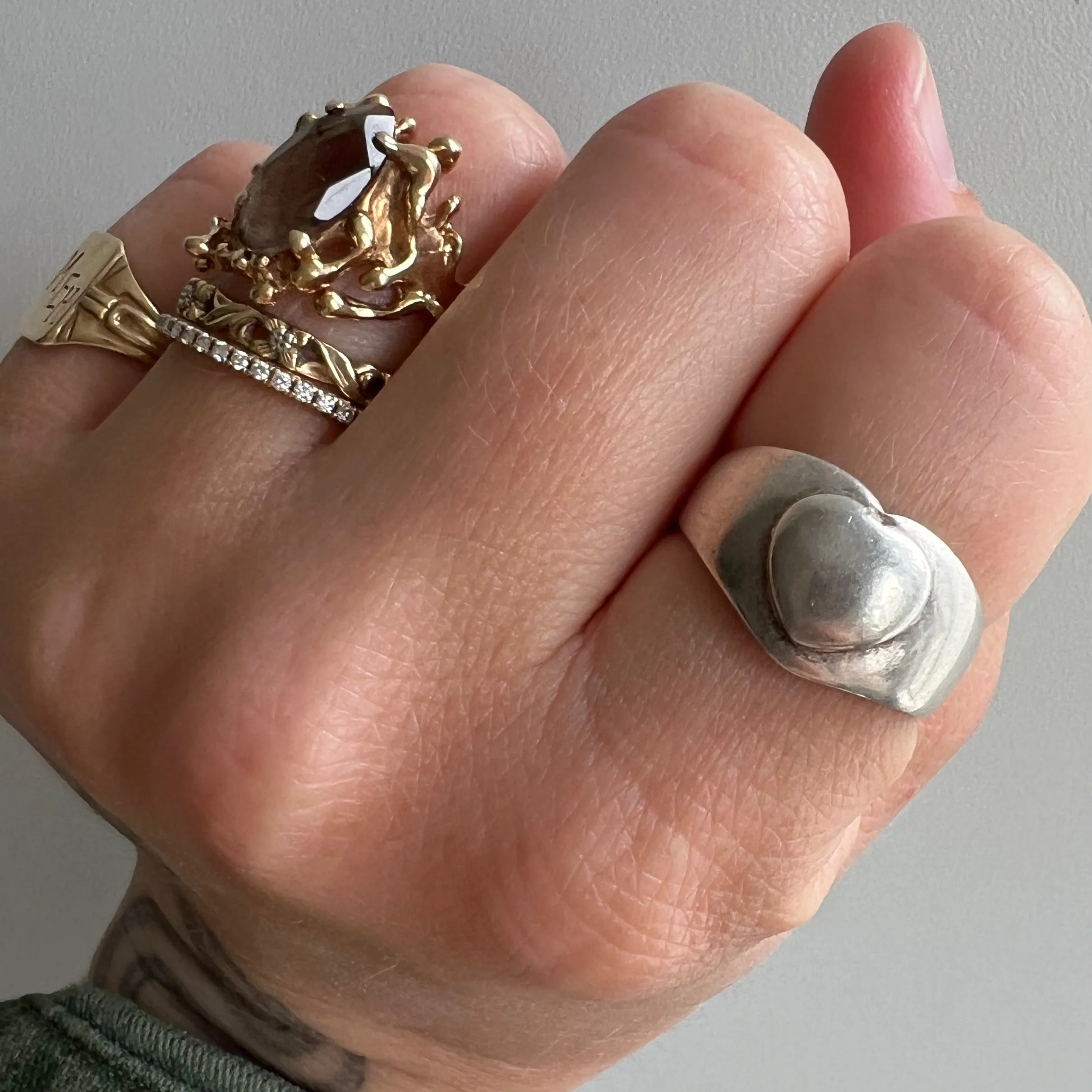 V I N T A G E // sublte love signet / sterling silver slightly dome heart signet ring / size 6.75